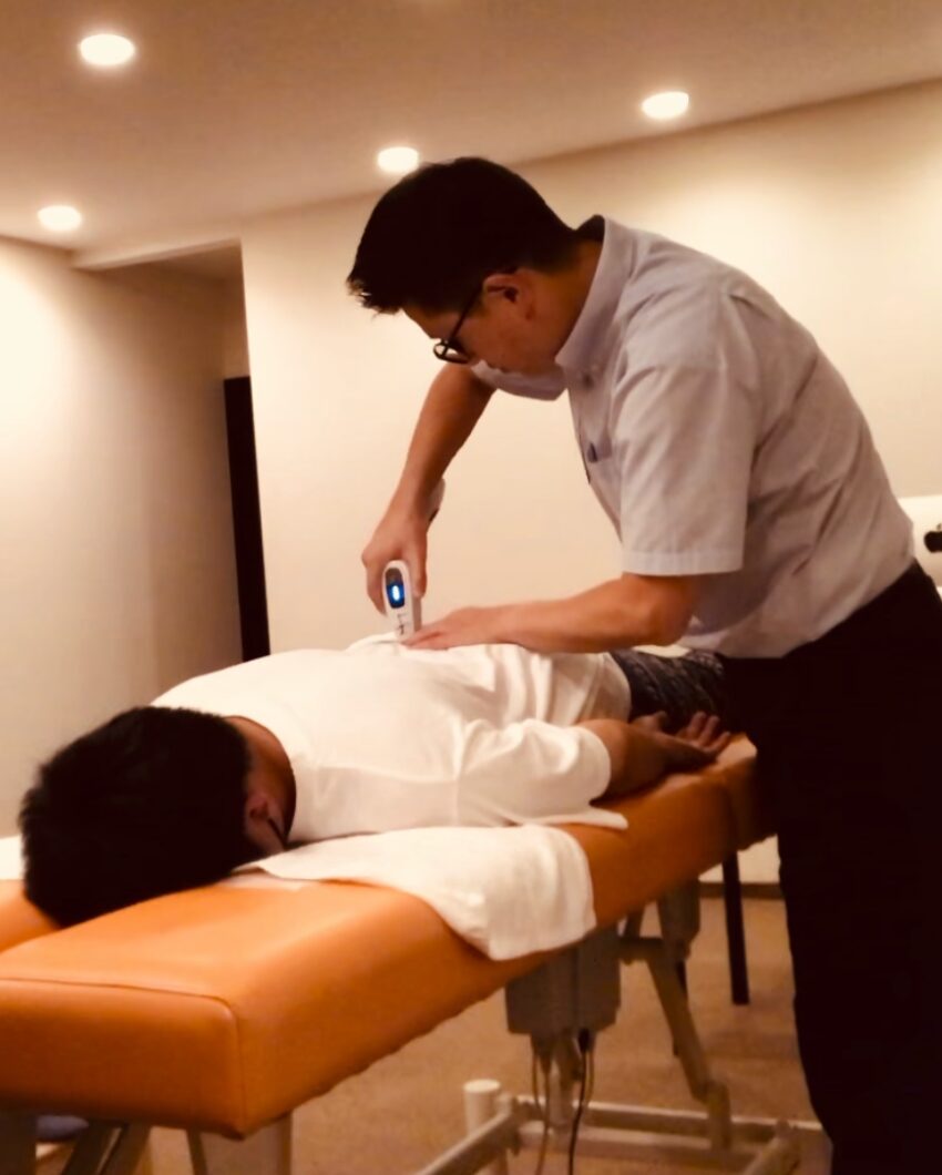 アクティベータメソッドで調整している様子（佐野市）