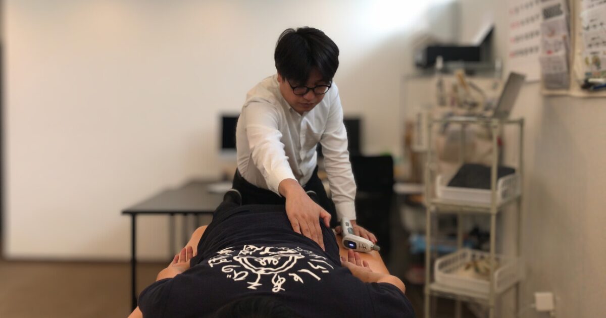 アクティベータメソッドのプレッシャーテストをしている様子。（佐野市）